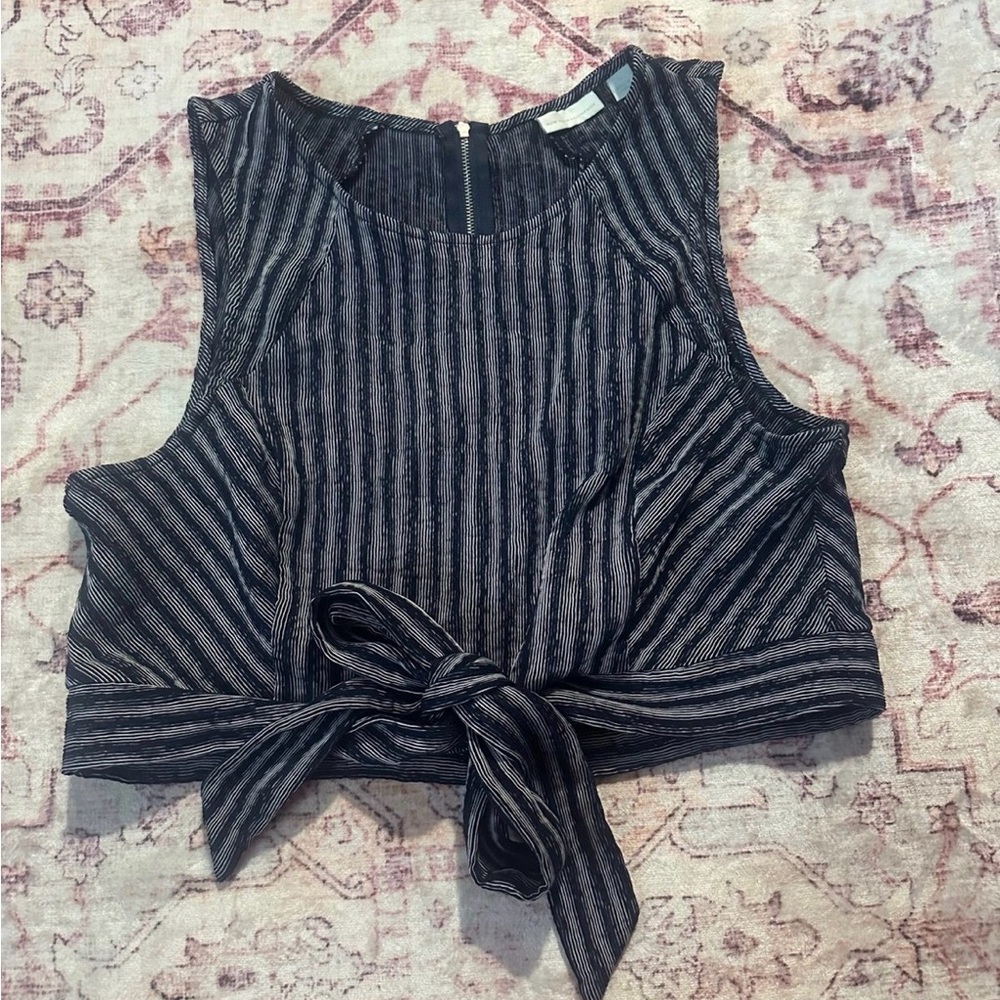 Cropped  preppy striped New York & company blue & grey half vest size xl